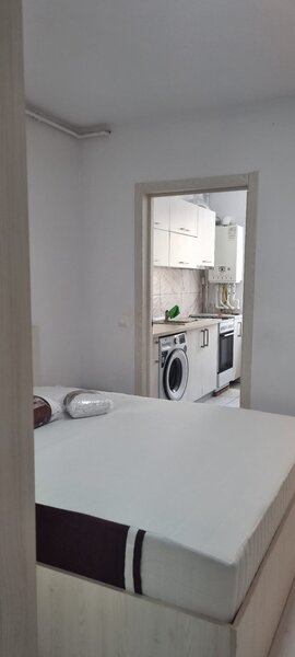 Titan, Parcul Teilor, Str. Drumul Gura Siriului,