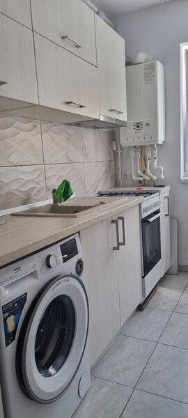 Titan, Parcul Teilor, Str. Drumul Gura Siriului,