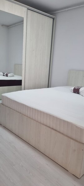Titan, Parcul Teilor, Str. Drumul Gura Siriului,